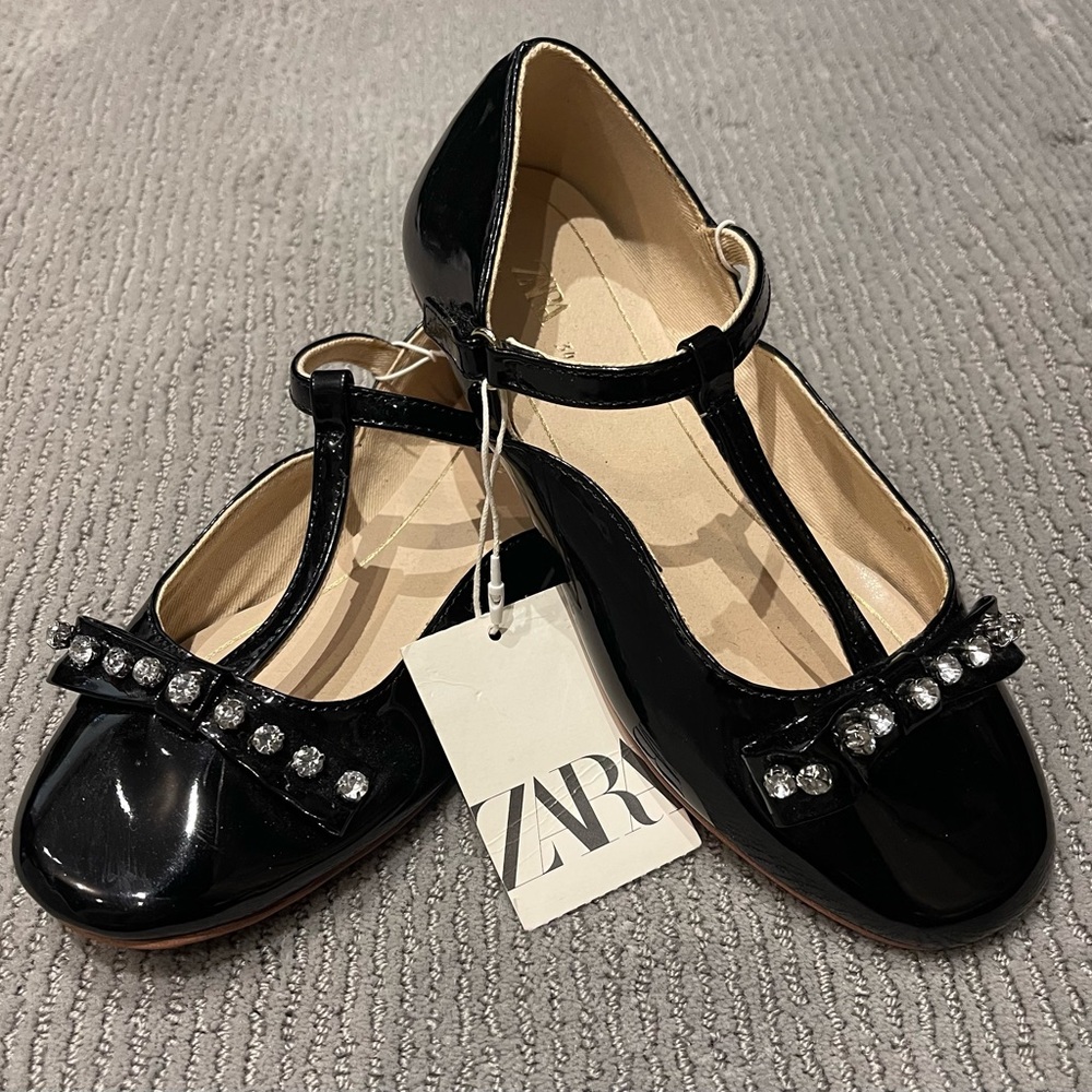 Girls Zara’s brand nwt dress shoes!! Sz 34
